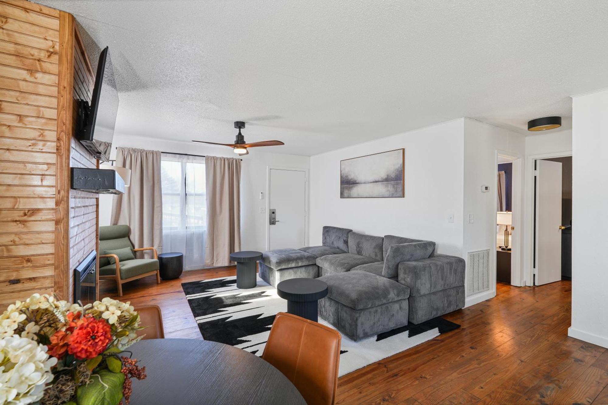 Tremont & Hotel 2*