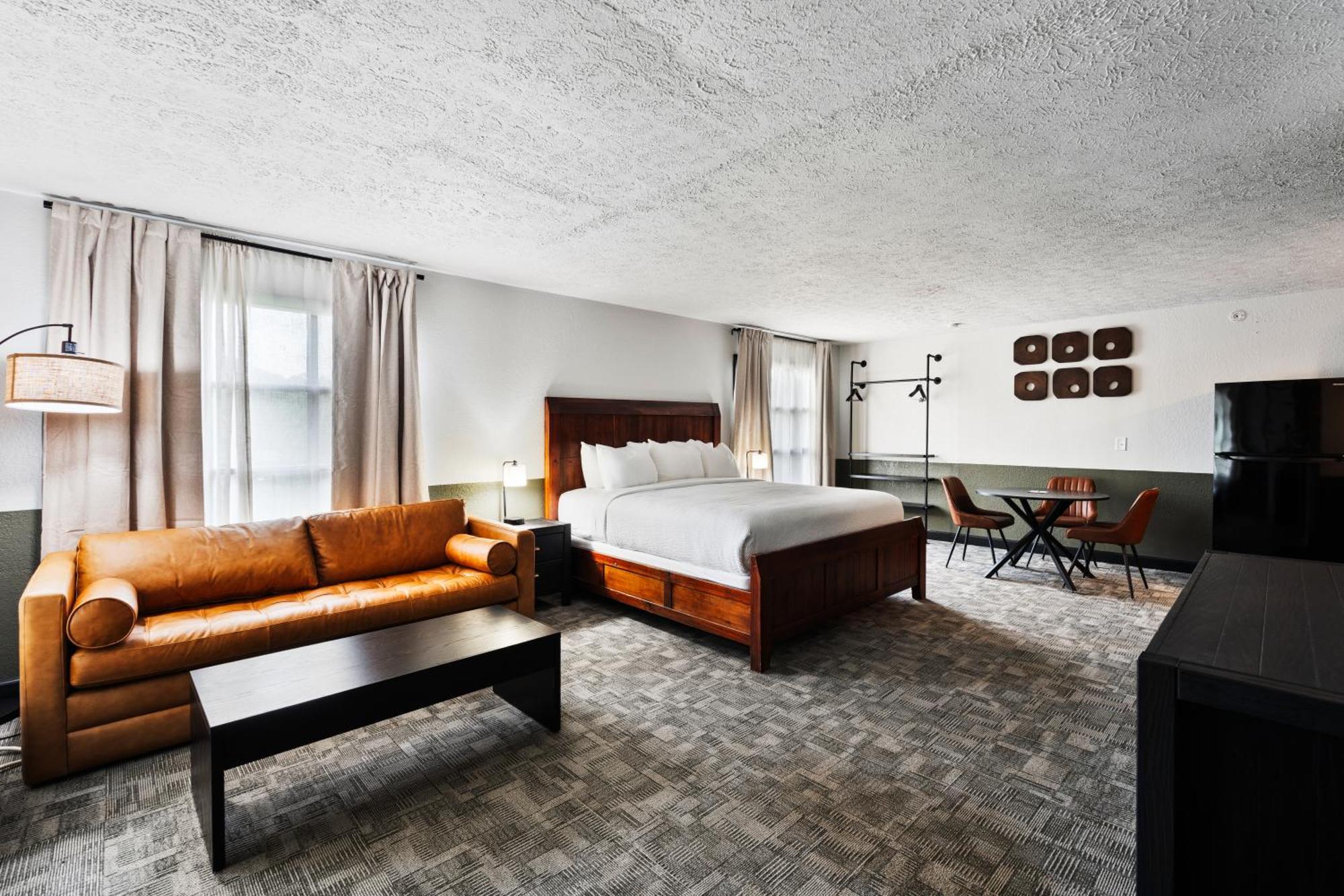 Tremont & Hotel 2*